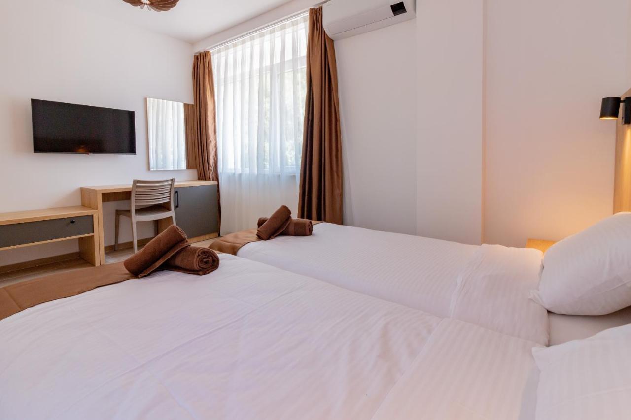 Lago Hotel Лагадин Экстерьер фото