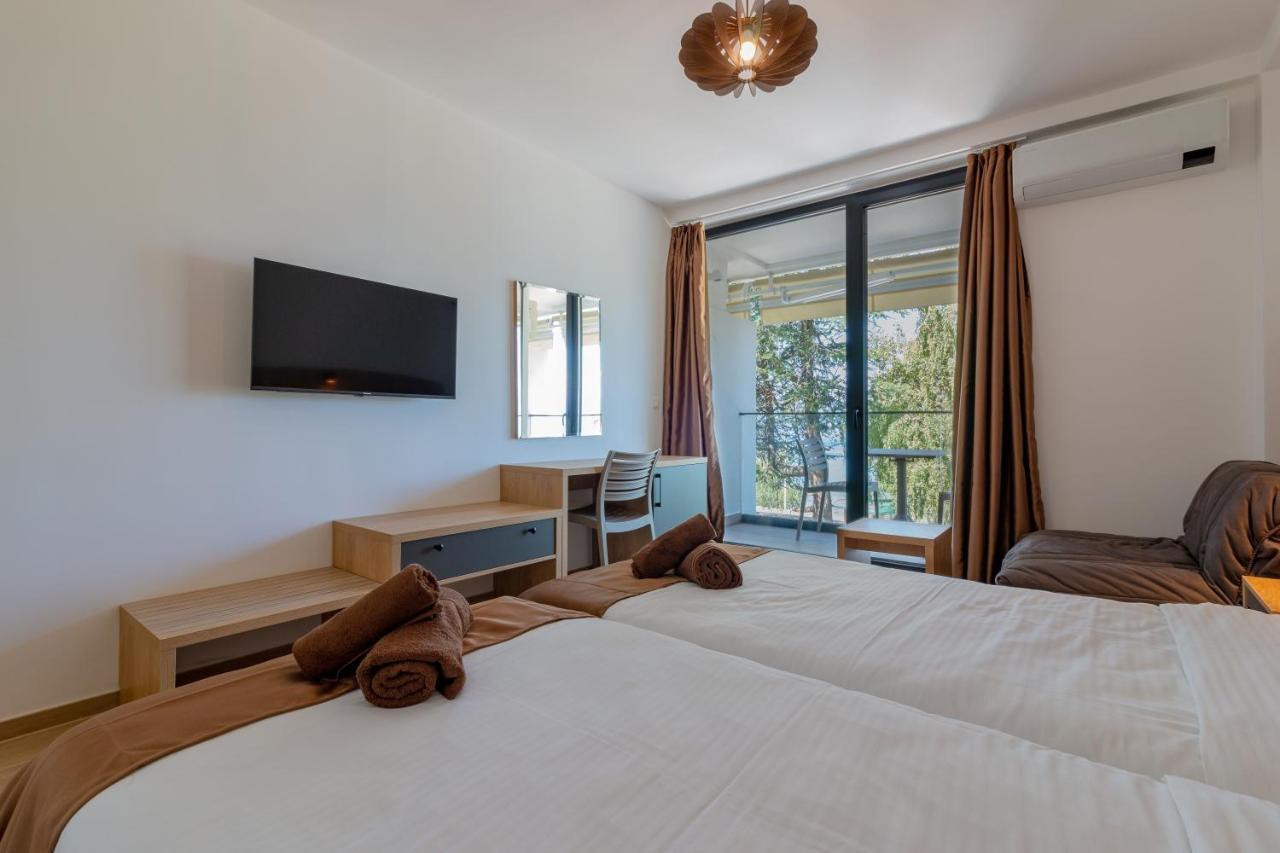 Lago Hotel Лагадин Экстерьер фото