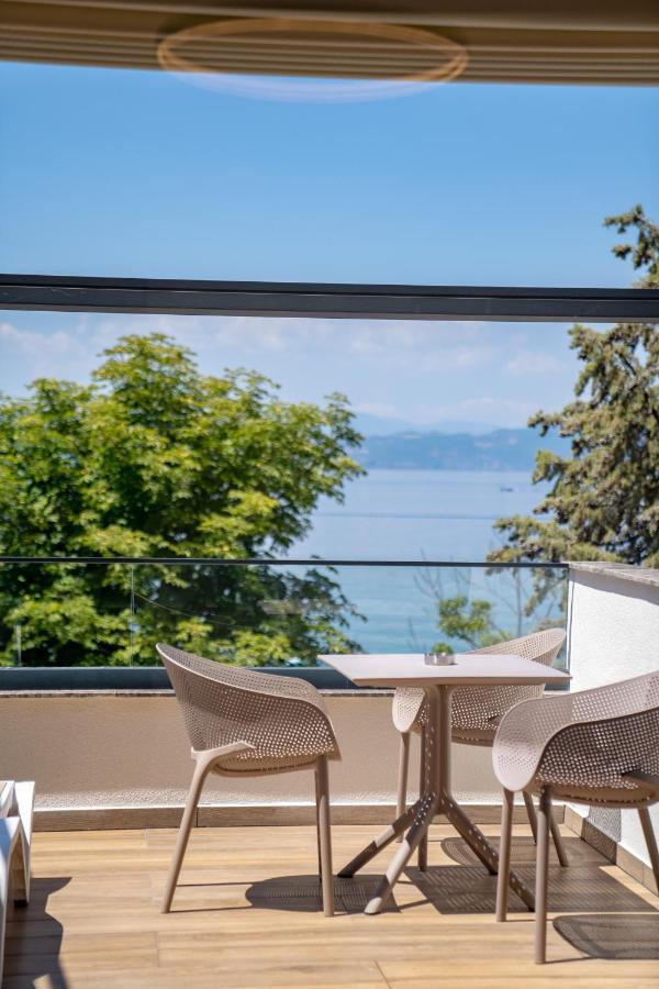 Lago Hotel Лагадин Экстерьер фото
