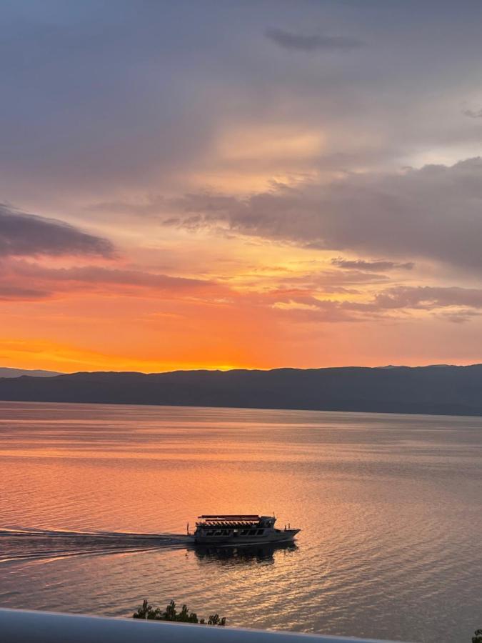Lago Hotel Лагадин Экстерьер фото